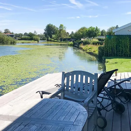Beautiful Home In Molenschot With Wifi *